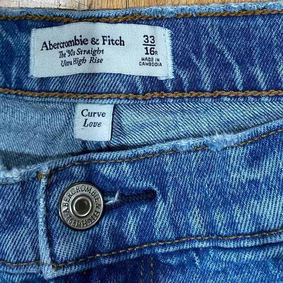 Abercrombie & Fitch Curve Love The 90s Straight Ultra High Rise Jean - Picture 2 of 3